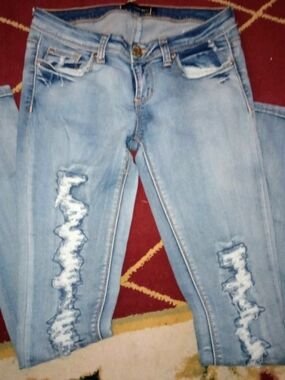 Light Wash Skinny Distressed Women’s Jeans